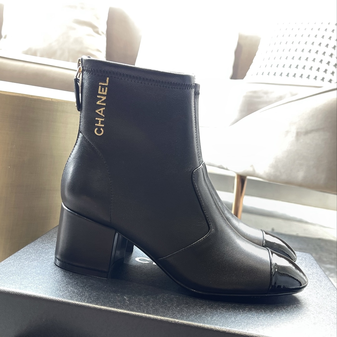 CHANEL 秋冬モデル レディースブーツ スリッポン ストレートブーツ 乗馬ブーツ イタリア製本革底