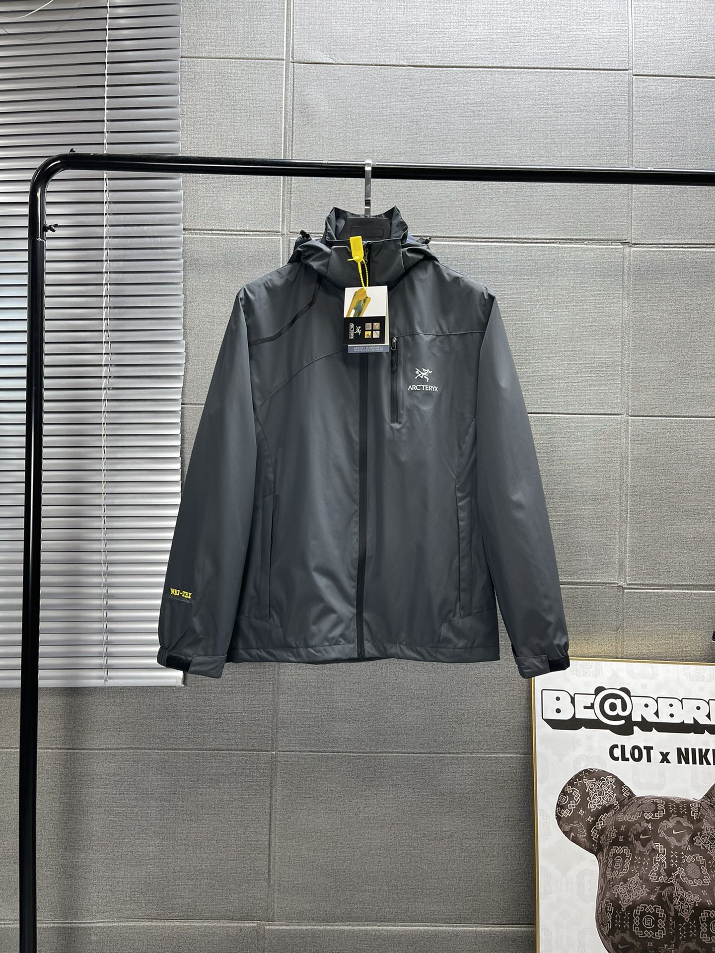Arc’teryx Original Man Gore-Tex Waterproof Gas Rover: High-End Design and Technology - 图片 6