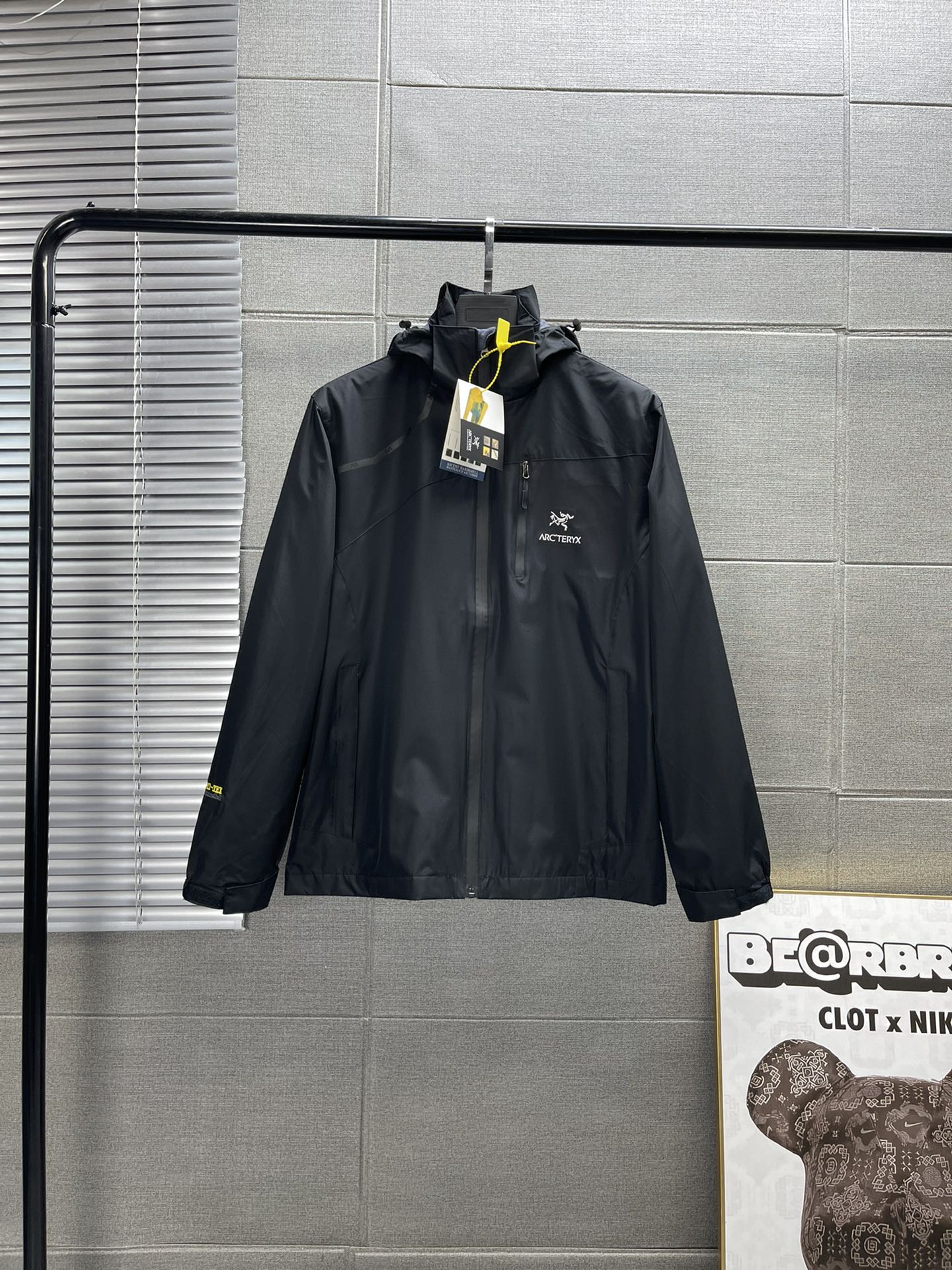 Arc’teryx Original Man Gore-Tex Waterproof Gas Rover: High-End Design and Technology - 图片 5
