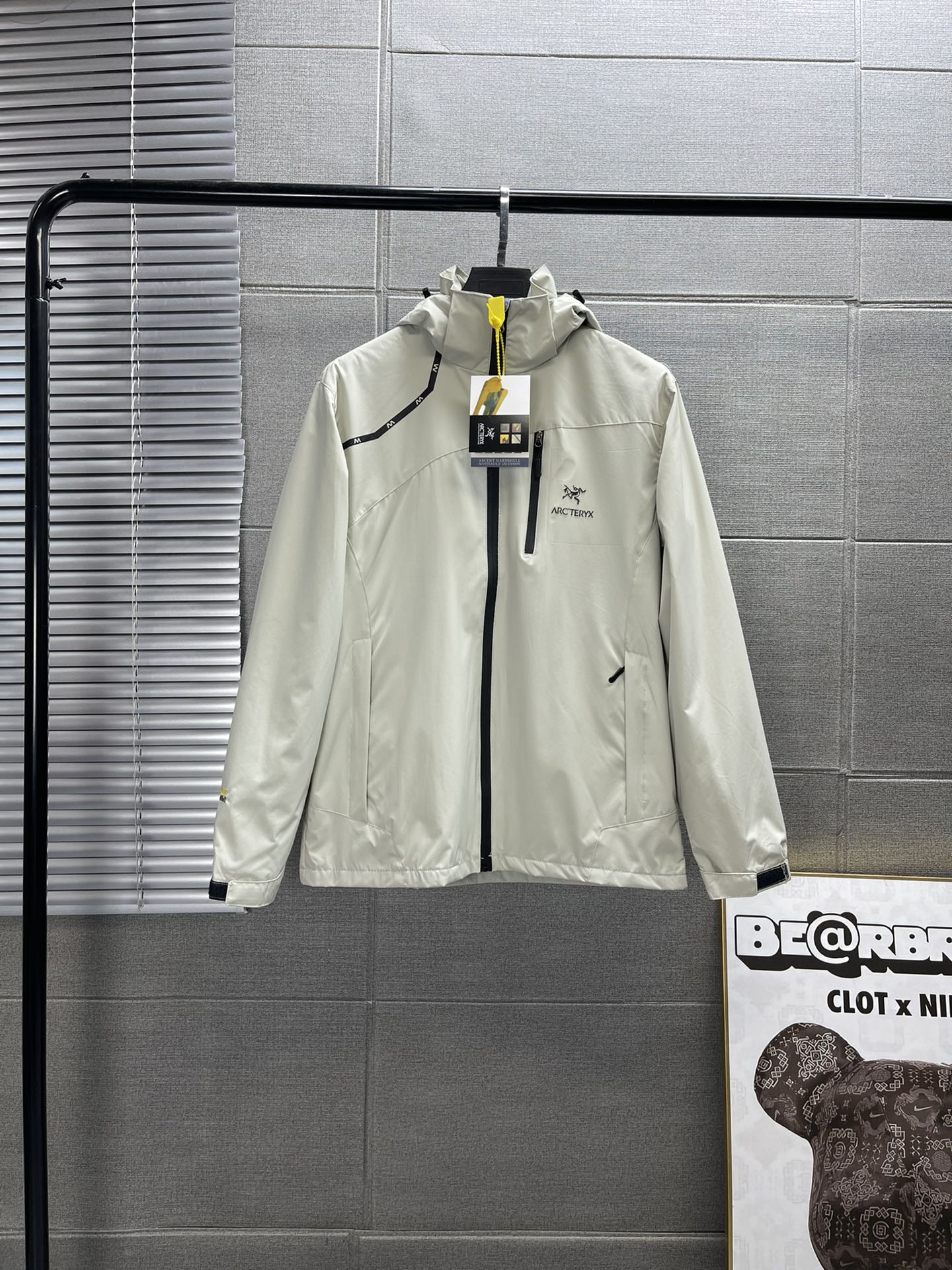 Arc’teryx Original Man Gore-Tex Waterproof Gas Rover: High-End Design and Technology - 图片 4