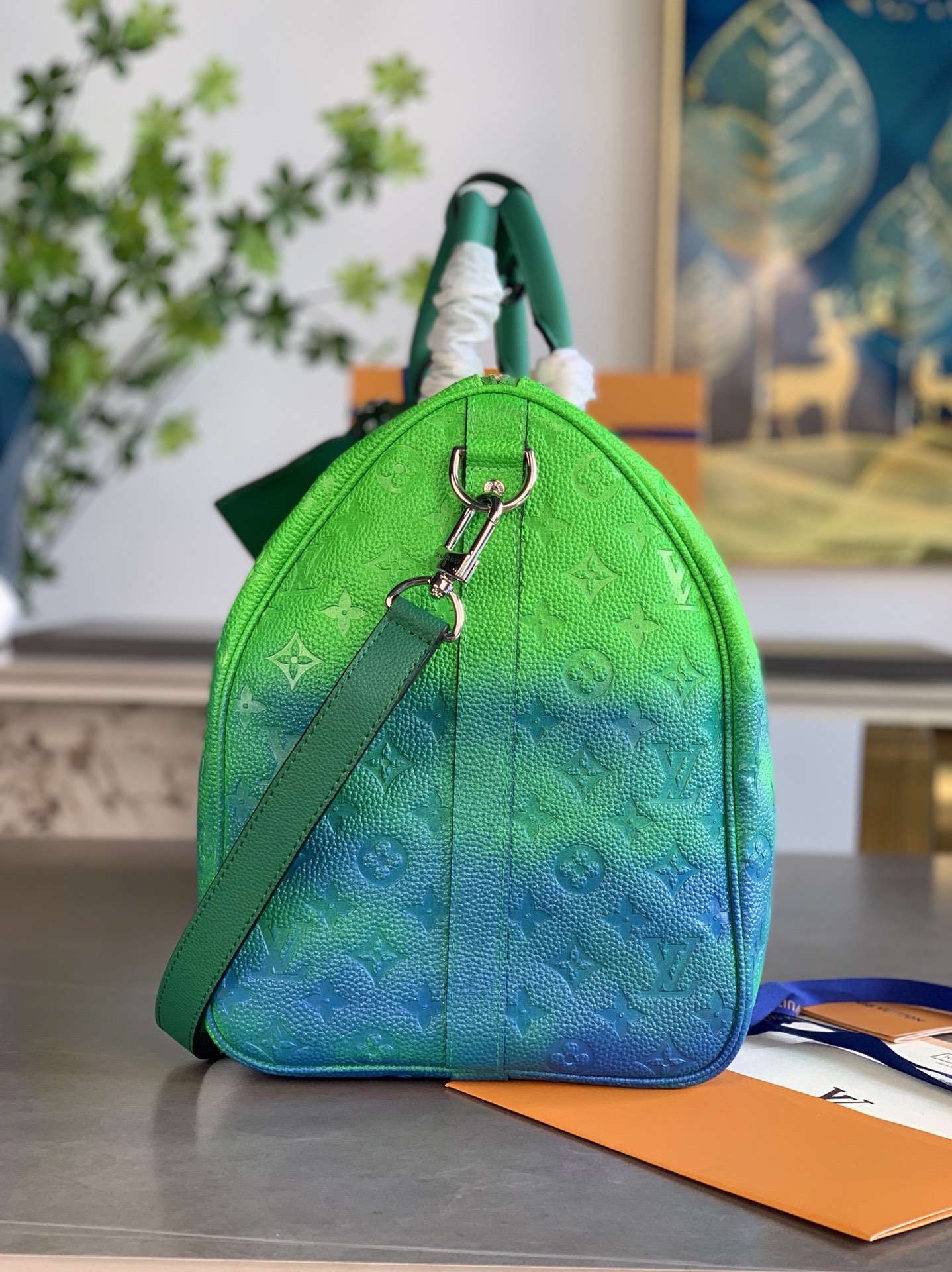 this Keepall Bandoulière 50 travel bag features American artist Lawrence - Bag 4