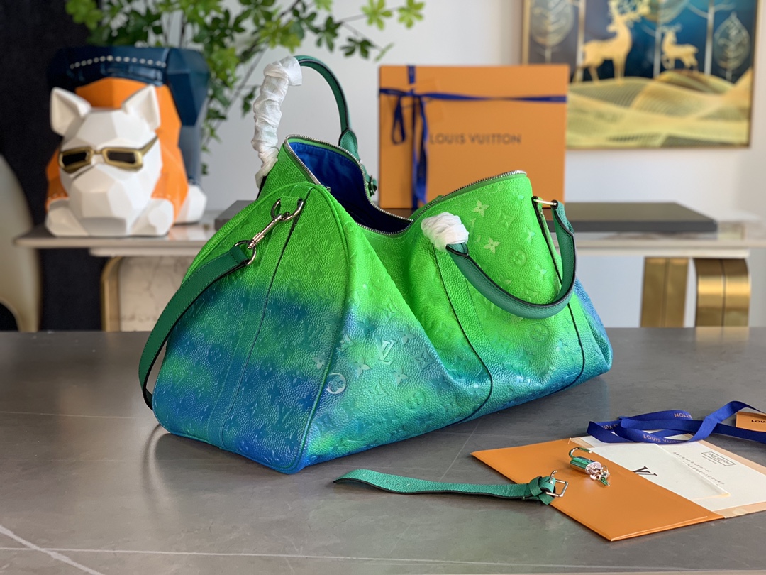 this Keepall Bandoulière 50 travel bag features American artist Lawrence - Bag 6