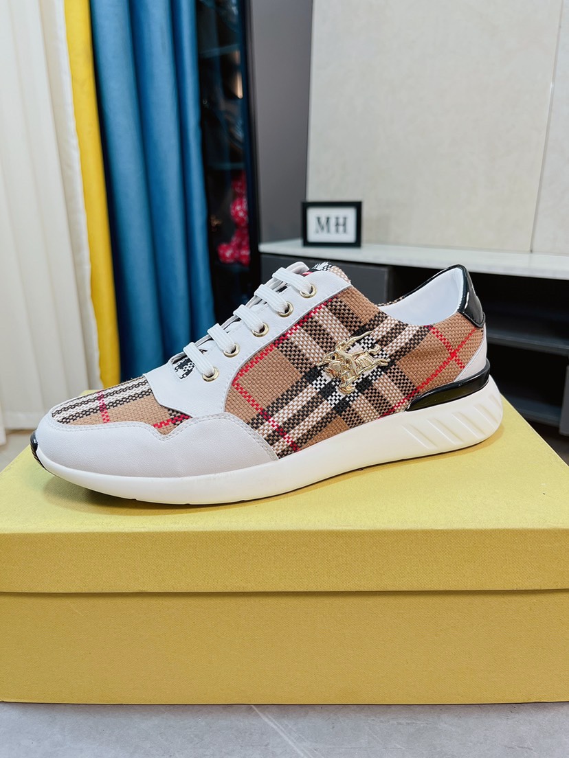 I5 巴宝莉 Burberry 奢侈品牌，最新時尚男鞋鞋面選用进口上等原版品质材料大底原版巴宝莉 Burberry 花纹修饰材料制作与牛皮拼接，凸显品牌形象真皮羊内里，上脚轻巧舒适，个性时尚橡膠耐磨大底，