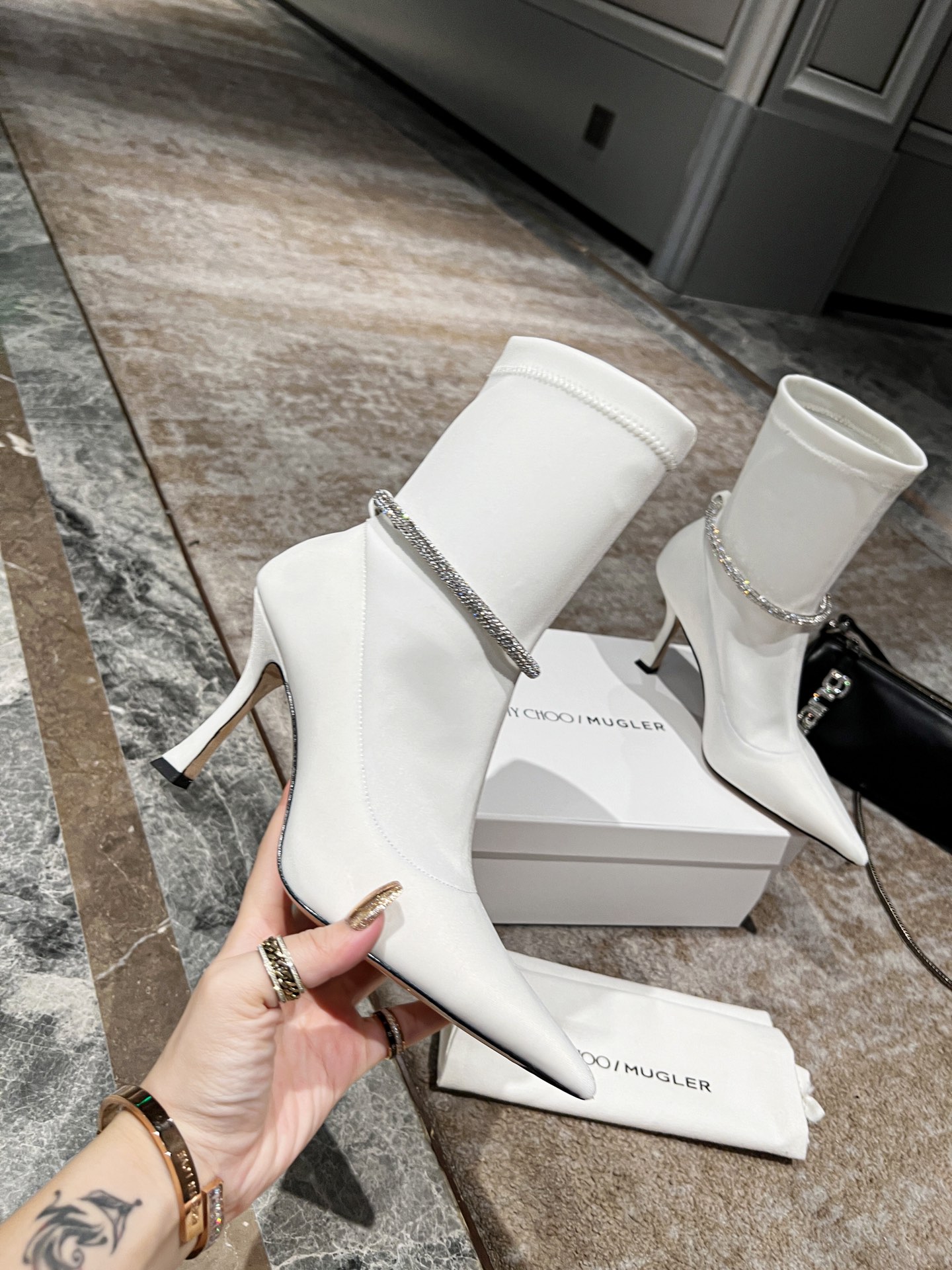 Jimmy Choo 22 Fall/Winter Collection: Luxurious Coiled Water Drill Boots, $695 - 图片 6