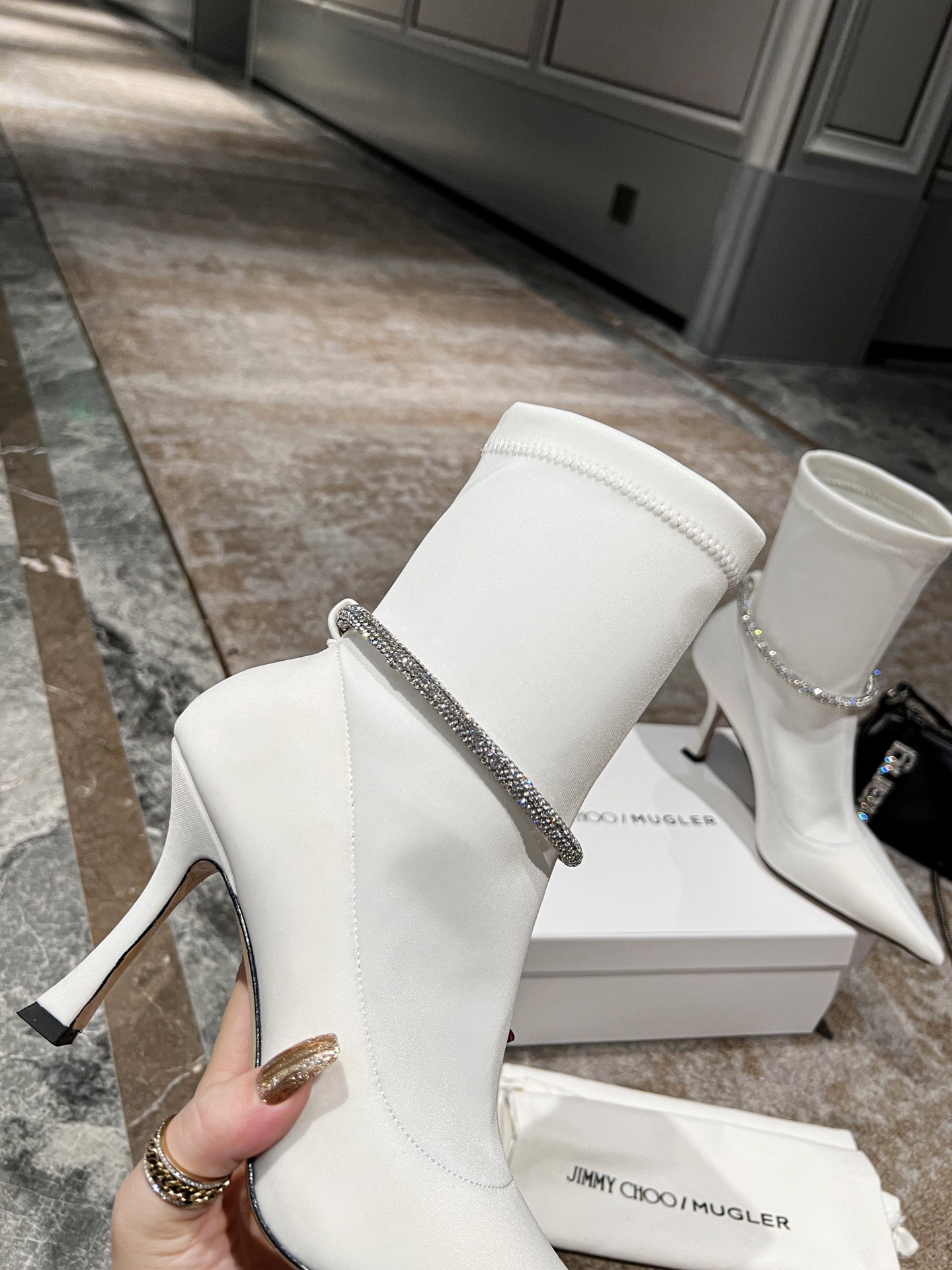 Jimmy Choo 22 Fall/Winter Collection: Luxurious Coiled Water Drill Boots, $695 - 图片 8