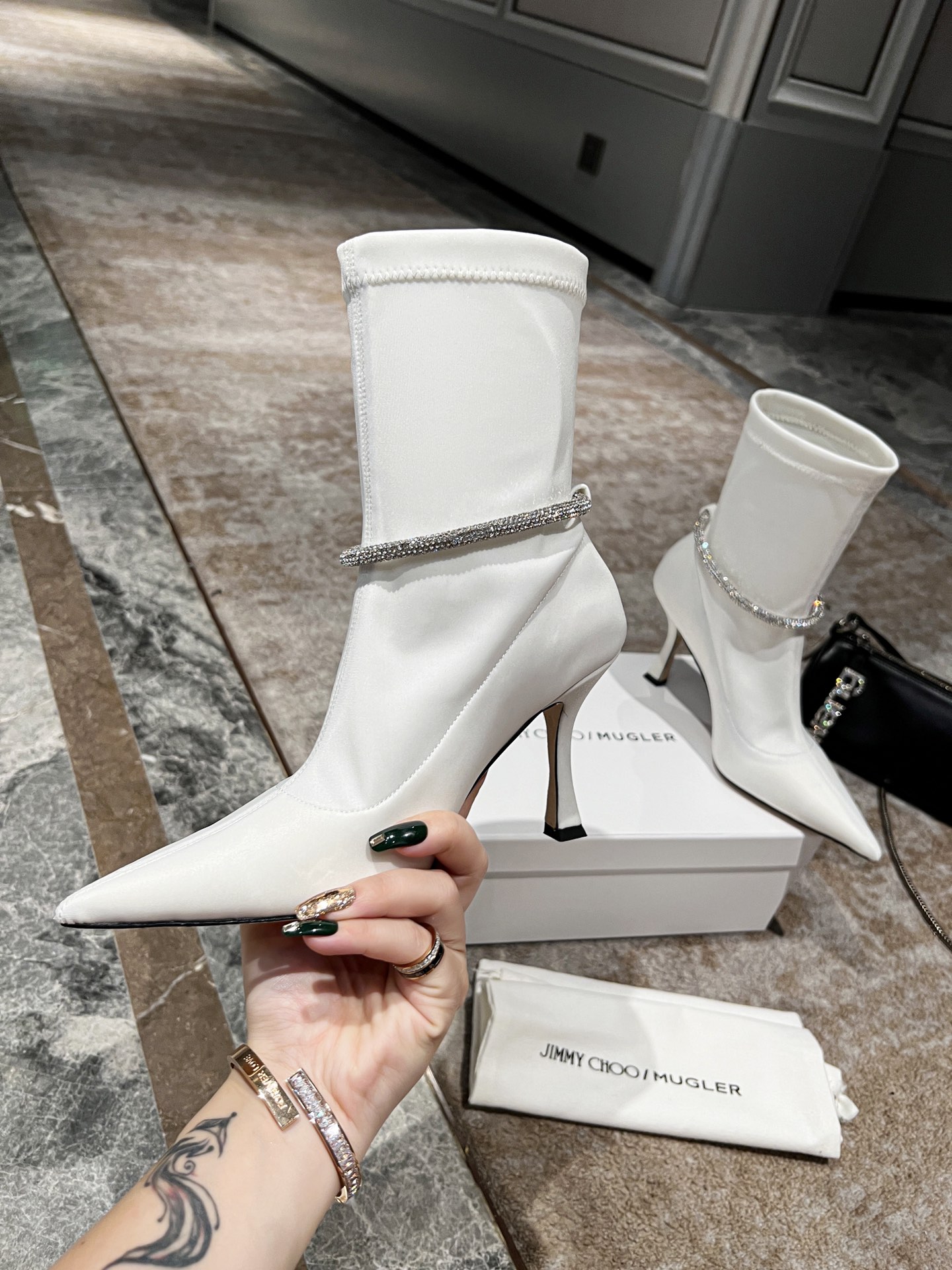 Jimmy Choo 22 Fall/Winter Collection: Luxurious Coiled Water Drill Boots, $695 - 图片 5