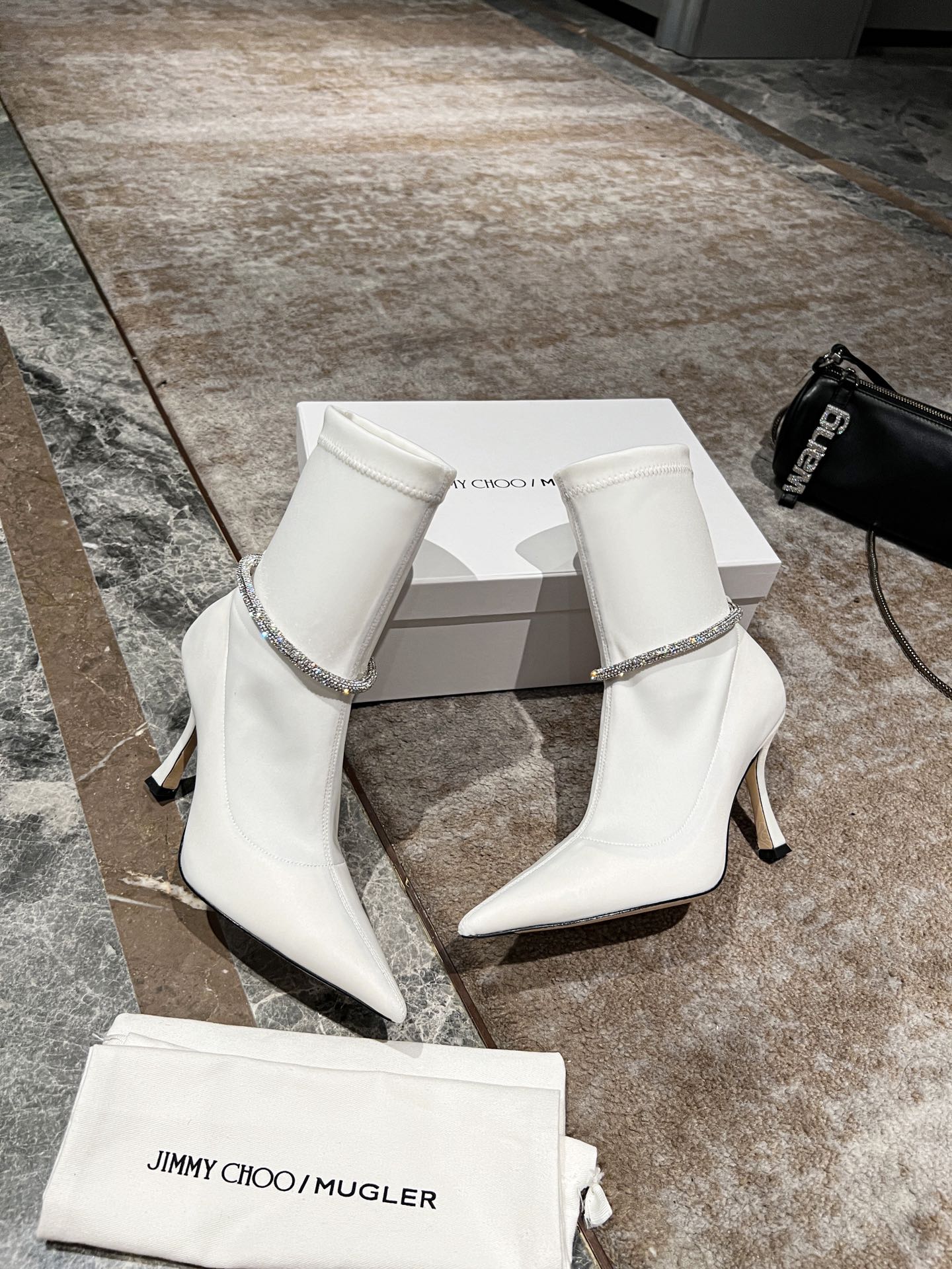 Jimmy Choo 22 Fall/Winter Collection: Luxurious Coiled Water Drill Boots, $695 - 图片 3