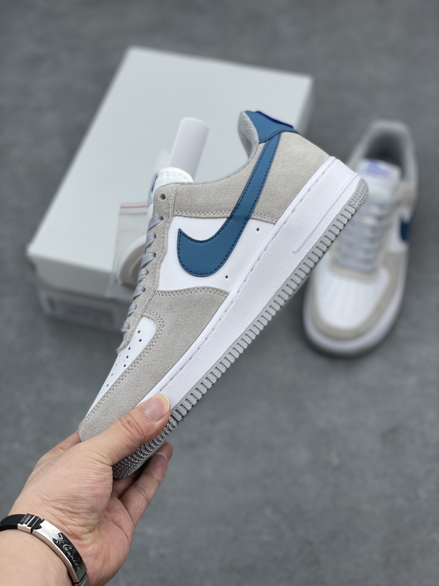 Nike Air Force 1 Low-Top Casual Sneakers: Original Design & Comfortable Fit 4 i1660845819 2828 2