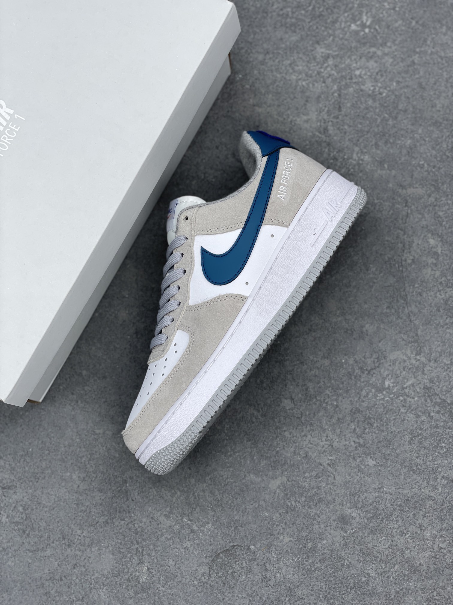 Nike Air Force 1 Low-Top Casual Sneakers: Original Design & Comfortable Fit 8 i1660845819 4632 6