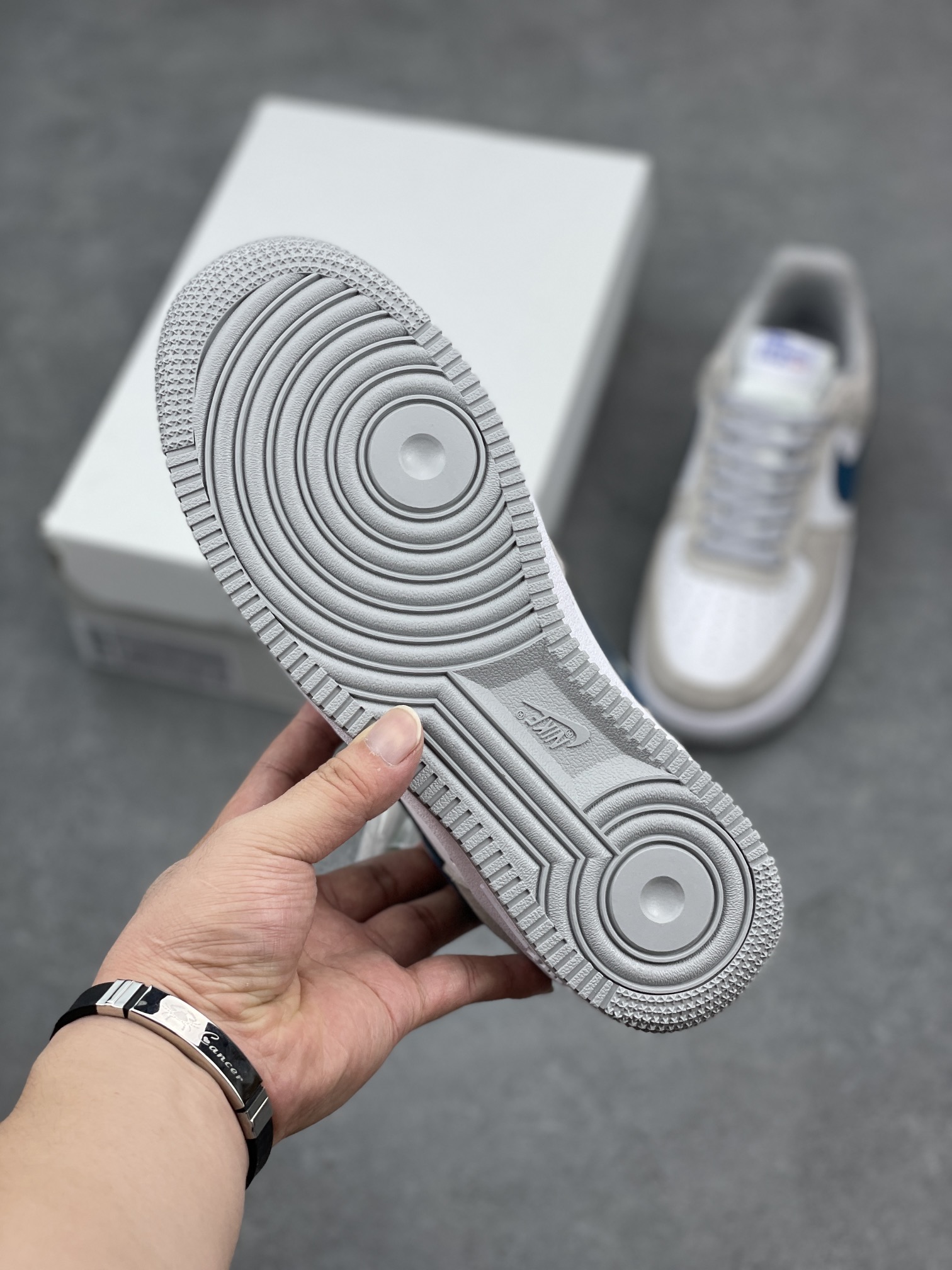 Nike Air Force 1 Low-Top Casual Sneakers: Original Design & Comfortable Fit 7 i1660845819 811 5