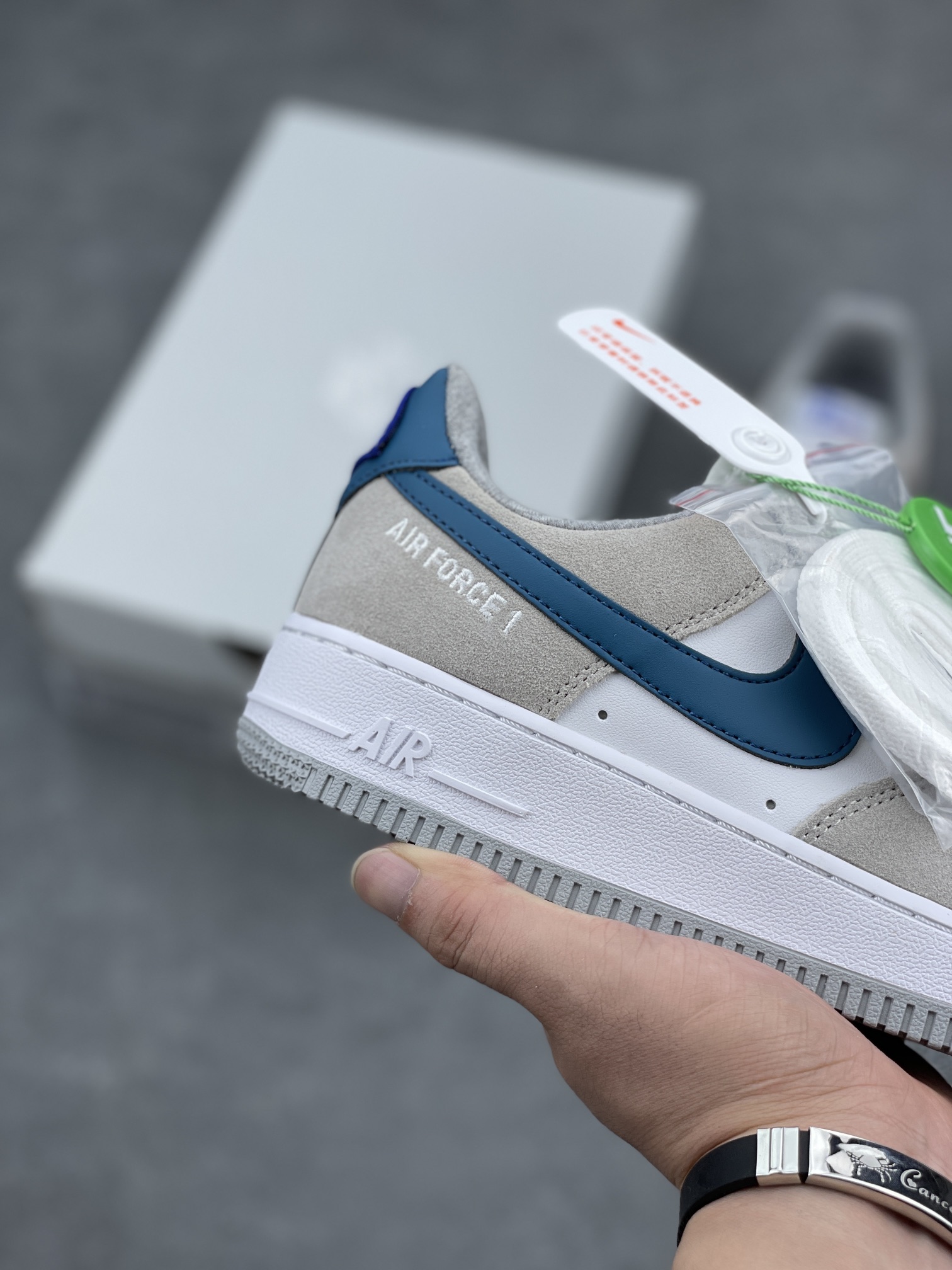 Nike Air Force 1 Low-Top Casual Sneakers: Original Design & Comfortable Fit 6 i1660845819 9085 4