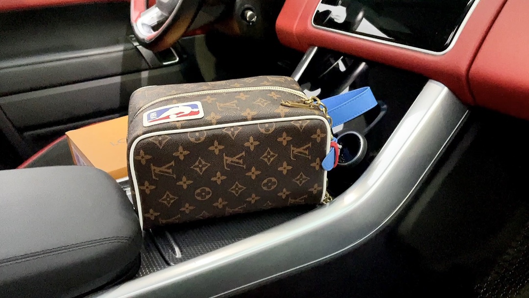 Louis Vuitton 路易威登 LV  盥洗袋 实拍