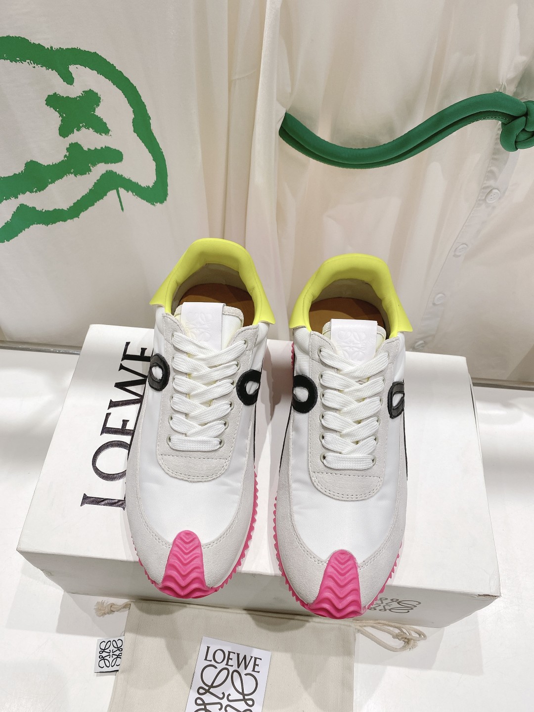 出厂  情侣👫款
  🆕LOEWE罗意威2023SS新款运动休闲鞋，国外购原板1：1开发，皮革，绒面，丝