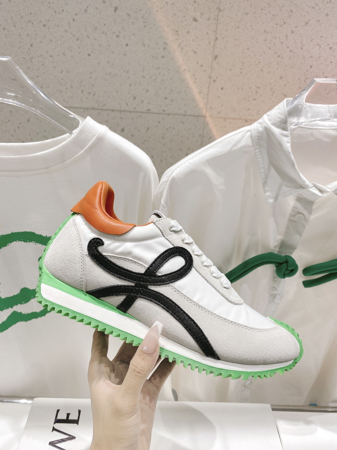 出厂  情侣👫款
  🆕LOEWE罗意威2023SS新款运动休闲鞋，国外购原板1：1开发，皮革，绒面，丝
