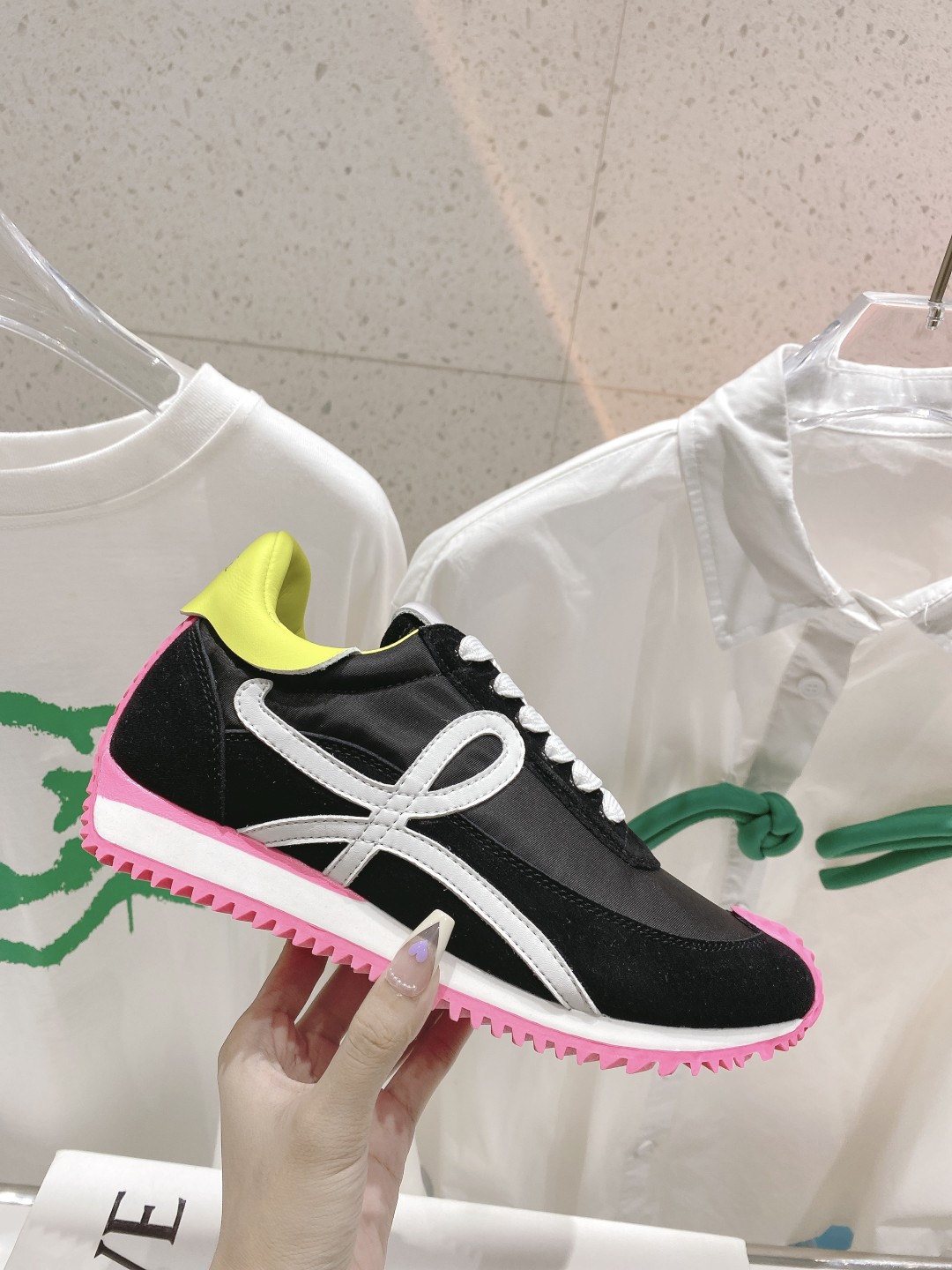 出厂  情侣👫款
  🆕LOEWE罗意威2023SS新款运动休闲鞋，国外购原板1：1开发，皮革，绒面，丝