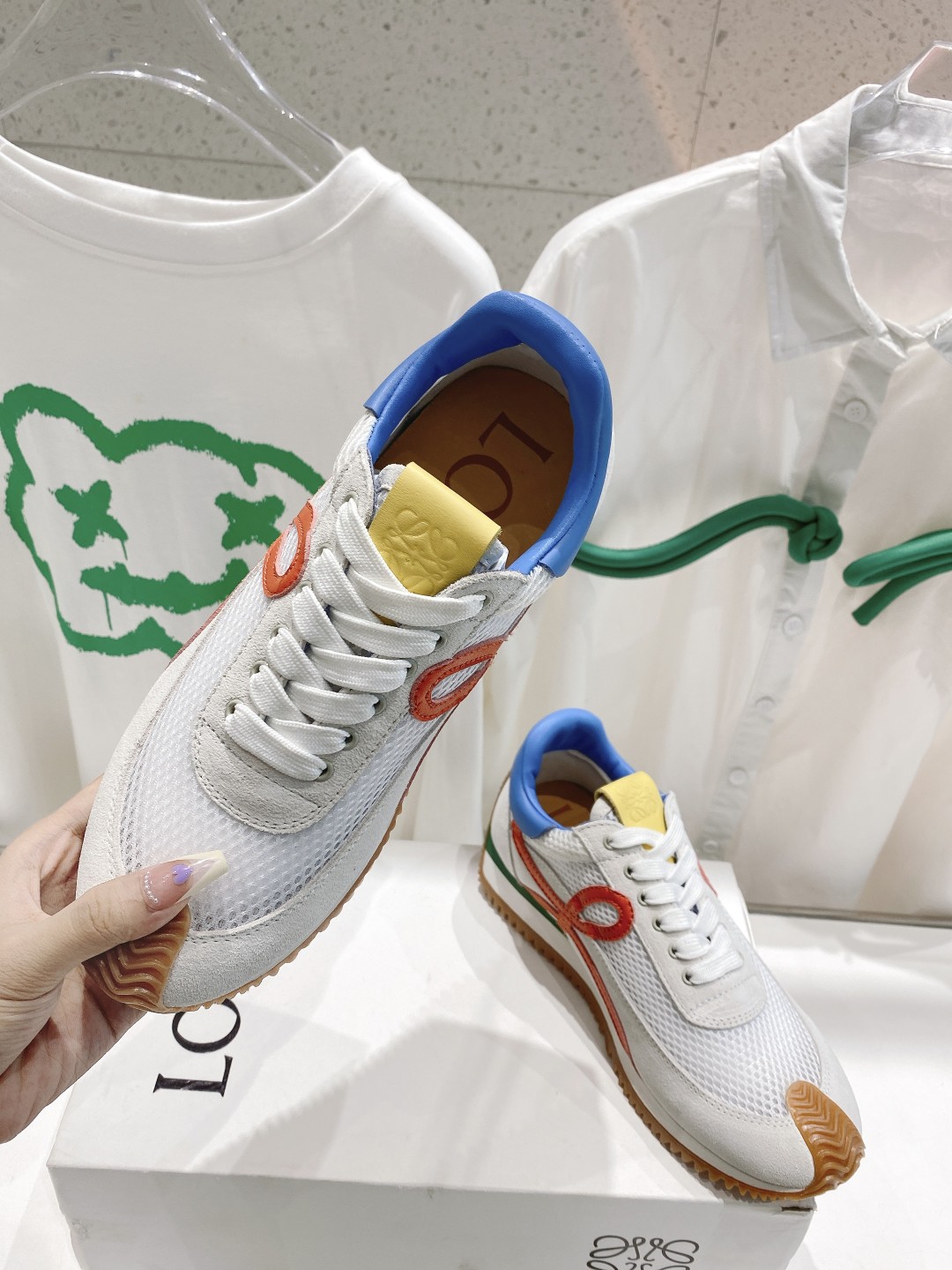 出厂  情侣👫款
  🆕LOEWE罗意威2023SS新款运动休闲鞋，国外购原板1：1开发，皮革，绒面，丝