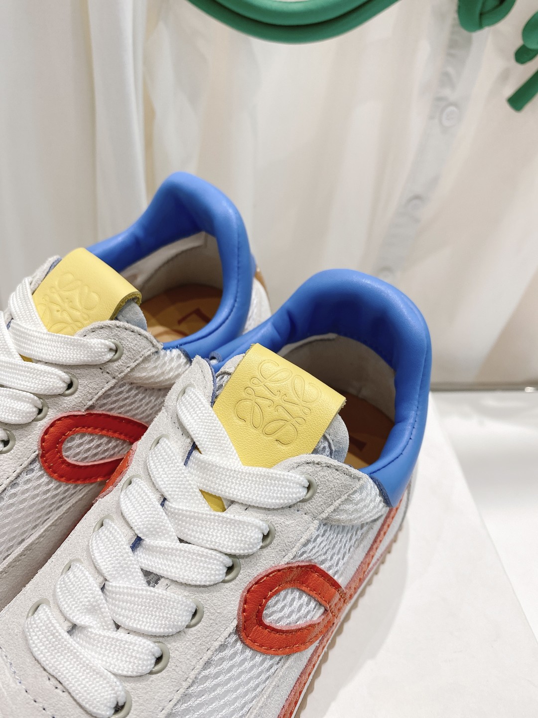 出厂  情侣👫款
  🆕LOEWE罗意威2023SS新款运动休闲鞋，国外购原板1：1开发，皮革，绒面，丝