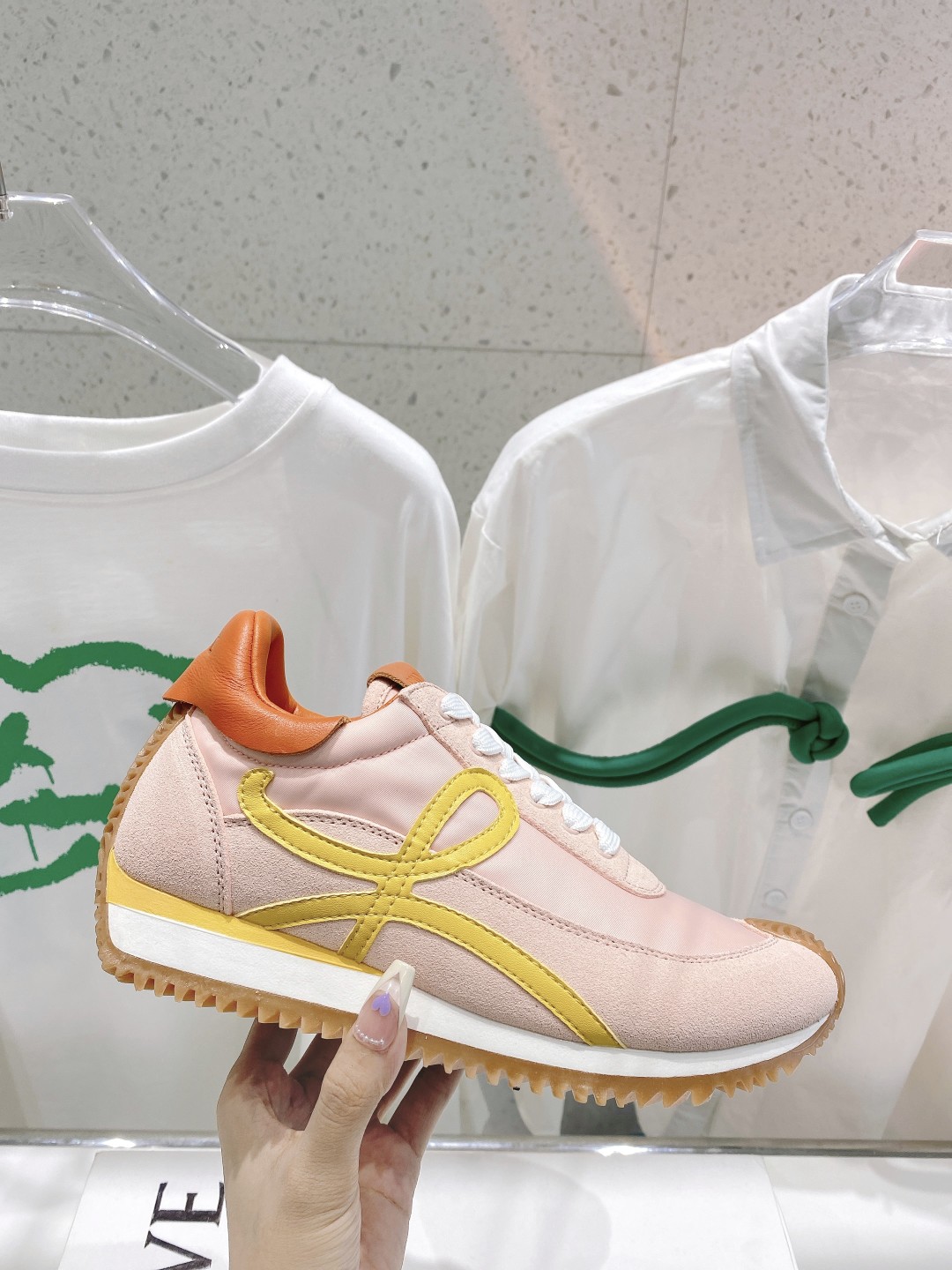 出厂  情侣👫款
  🆕LOEWE罗意威2023SS新款运动休闲鞋，国外购原板1：1开发，皮革，绒面，丝