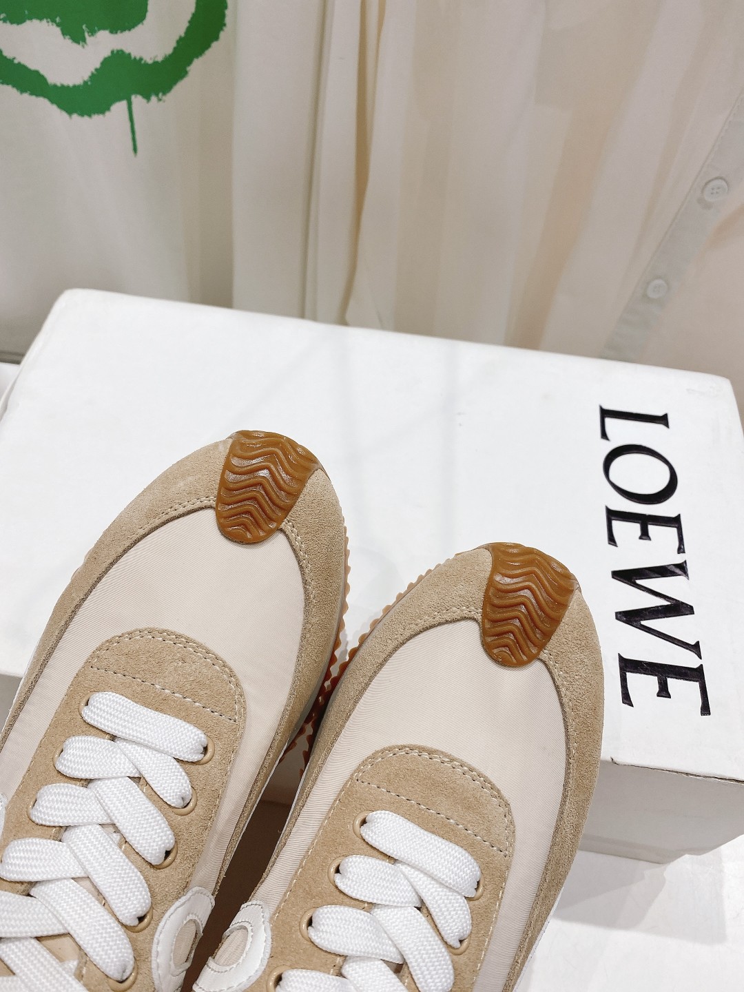 出厂  男码➕10 情侣👫款
  🆕LOEWE罗意威2023SS新款运动休闲鞋，国外购原板1：1开发，皮