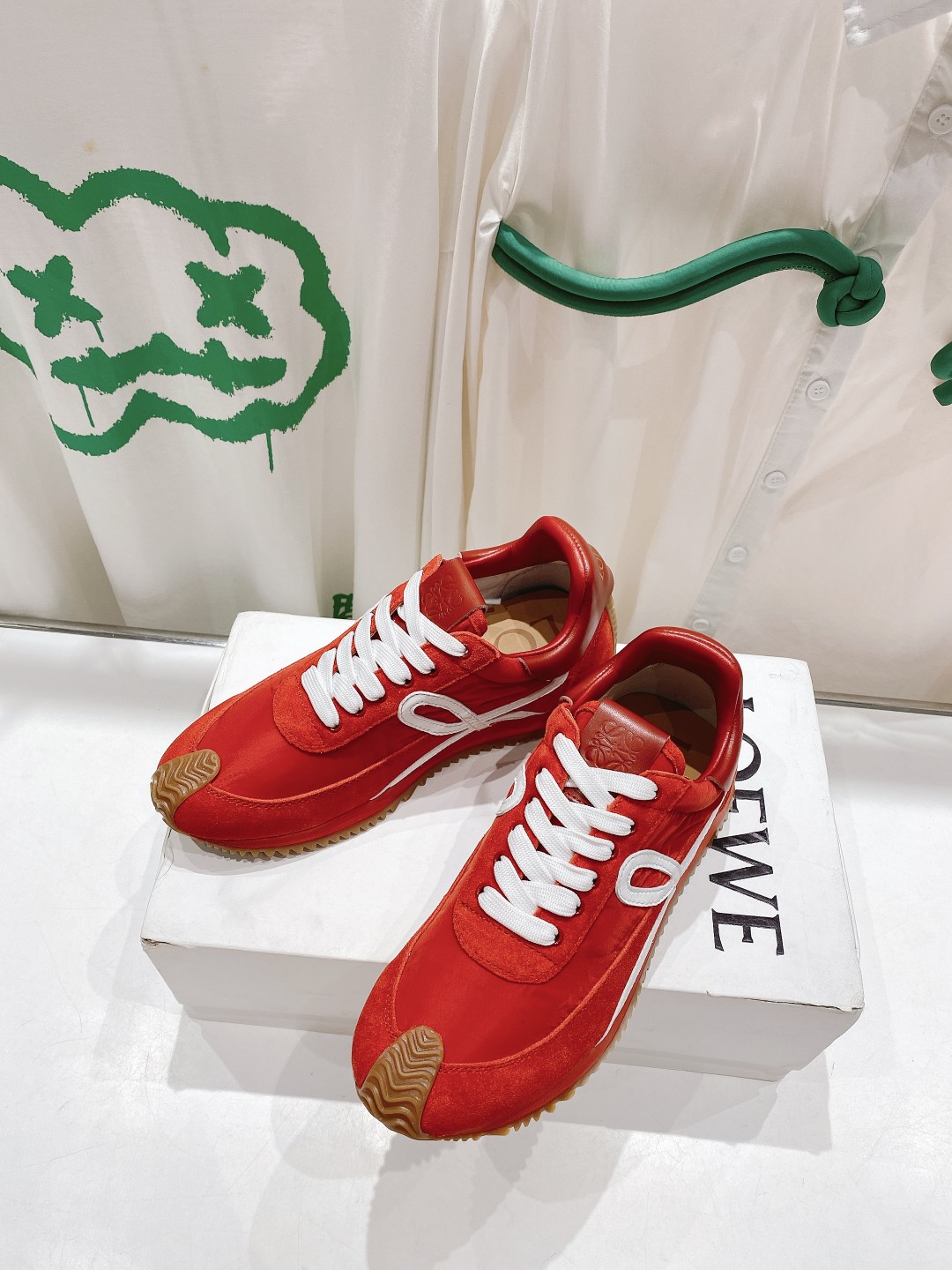 出厂  男码➕10 情侣👫款
  🆕LOEWE罗意威2023SS新款运动休闲鞋，国外购原板1：1开发，皮