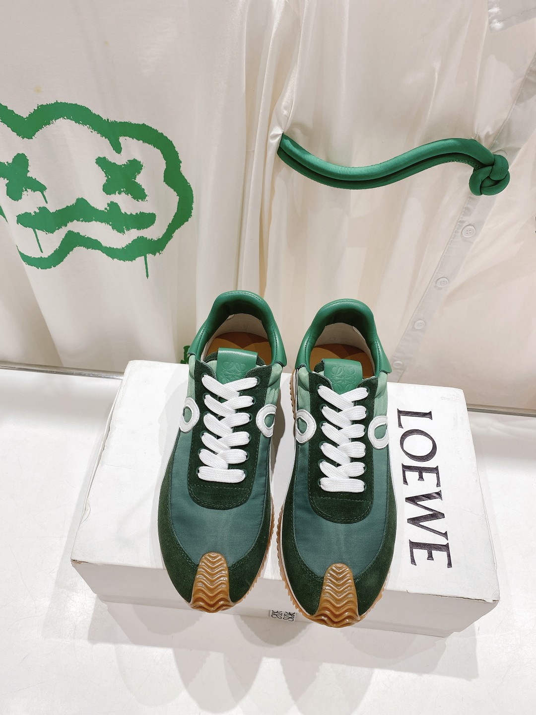 出厂  男码➕10 情侣👫款
  🆕LOEWE罗意威2023SS新款运动休闲鞋，国外购原板1：1开发，皮
