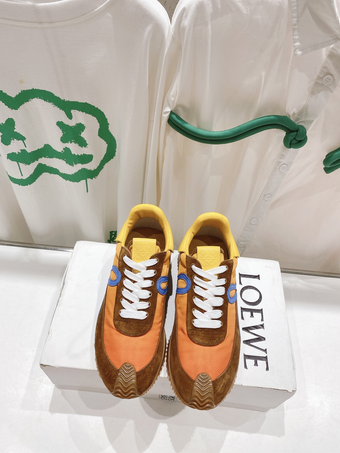 出厂  男码➕10 情侣👫款
  🆕LOEWE罗意威2023SS新款运动休闲鞋，国外购原板1：1开发，皮