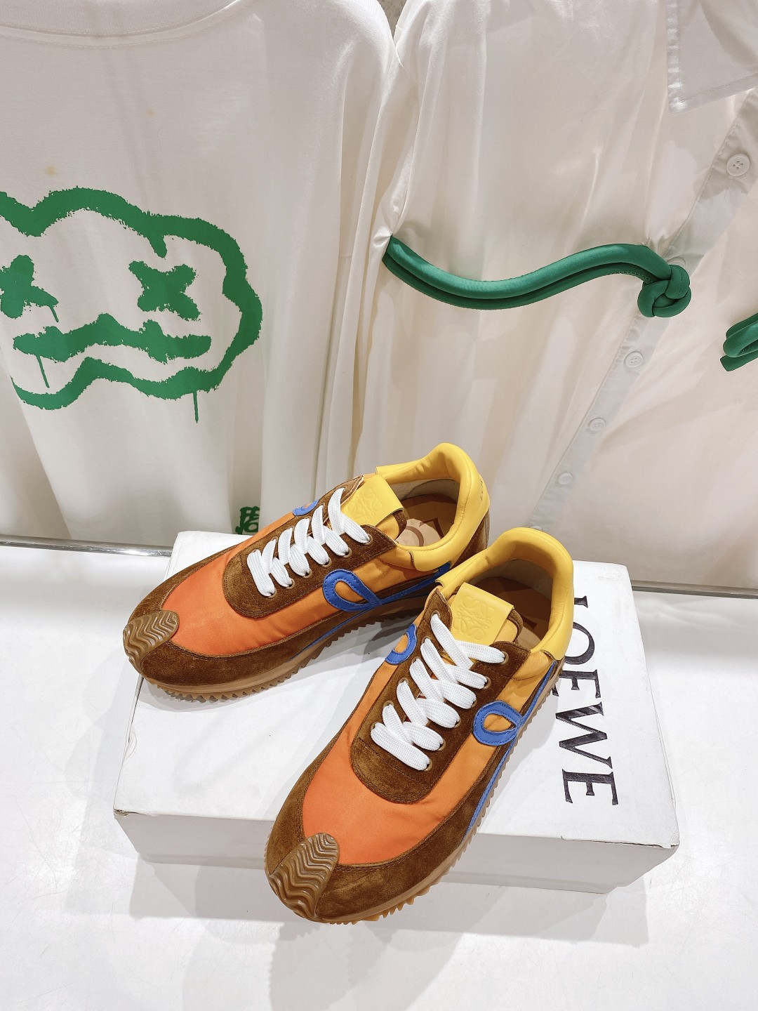 出厂  男码➕10 情侣👫款
  🆕LOEWE罗意威2023SS新款运动休闲鞋，国外购原板1：1开发，皮