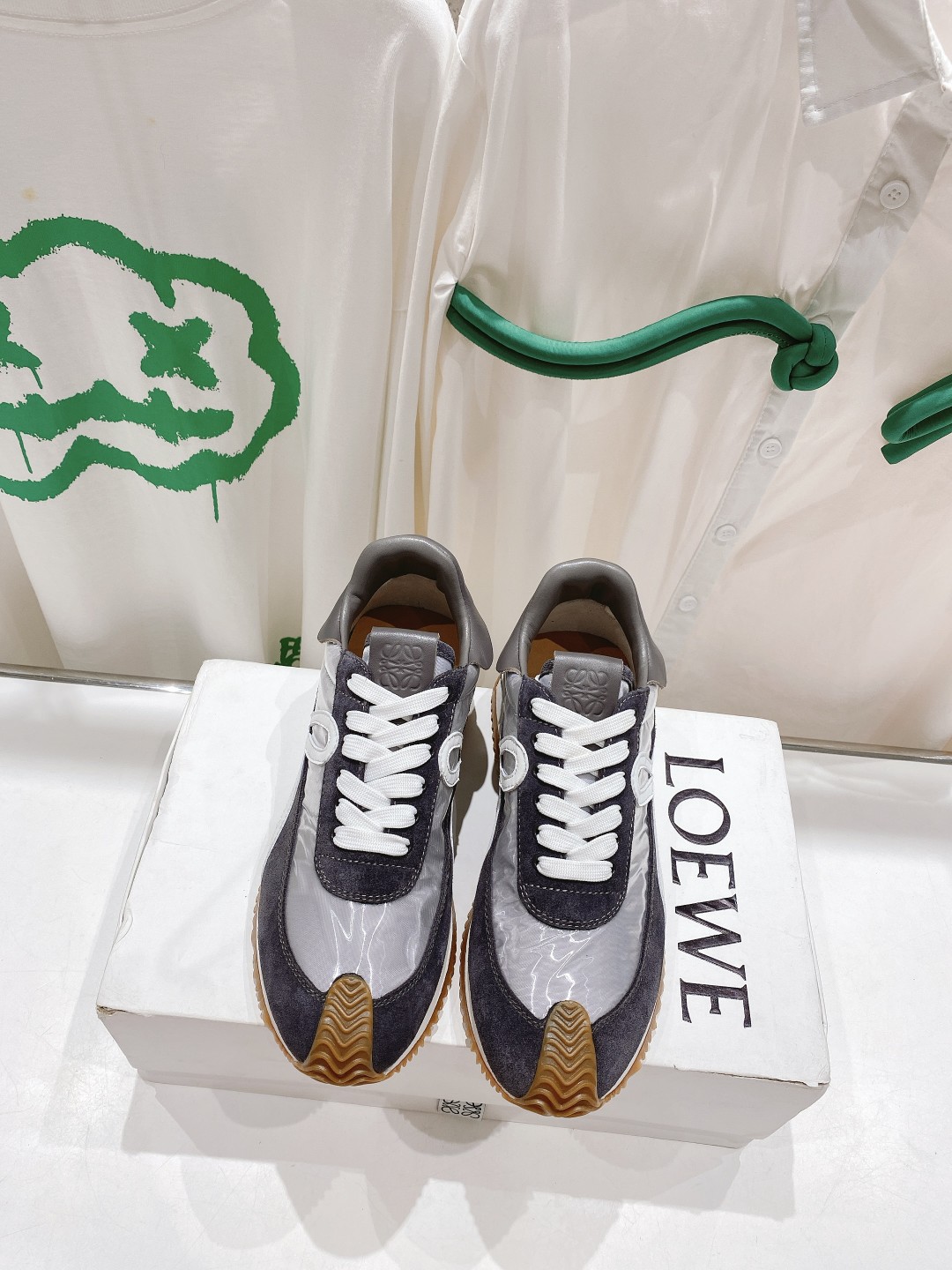 出厂  男码➕10 情侣👫款
  🆕LOEWE罗意威2023SS新款运动休闲鞋，国外购原板1：1开发，皮