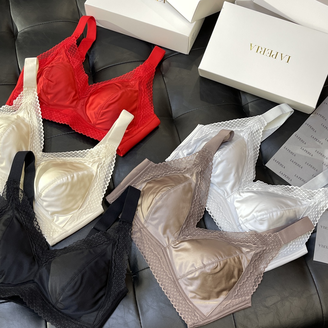 色码不齐❌LAPERLA 绸缎蕾丝边无痕乳胶内衣丝绸面料搭配蕾丝边，贵妇级轻奢零感体验，穿了像没穿一样的