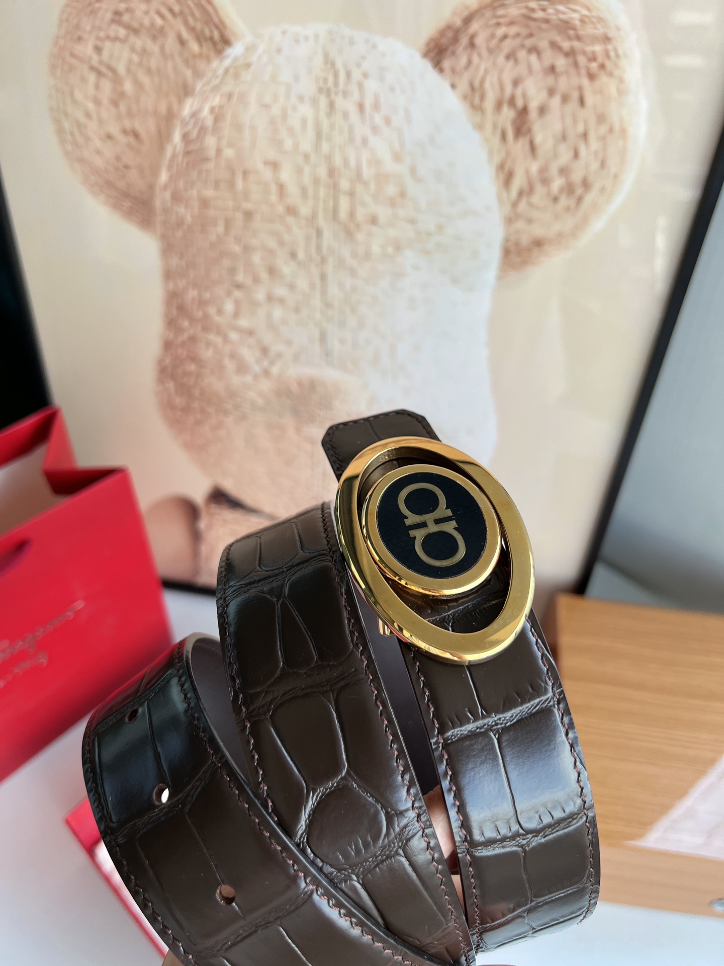 Salvatore  Ferragamo菲拉格慕男士3.5cm精钢翻转树脂挂扣，进口牛皮压制鳄鱼纹腰带