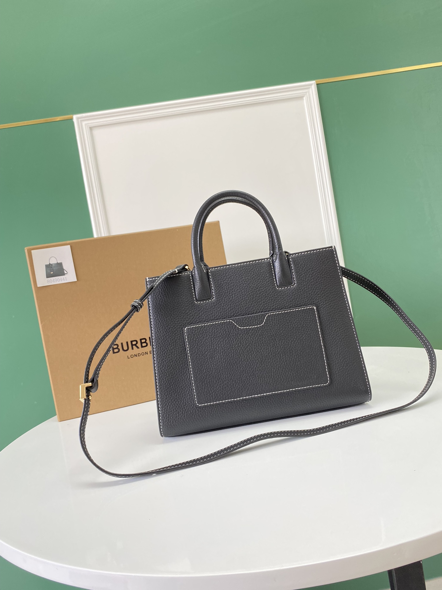 Burberry巴宝莉意大利鞣制粒纹皮革托特包