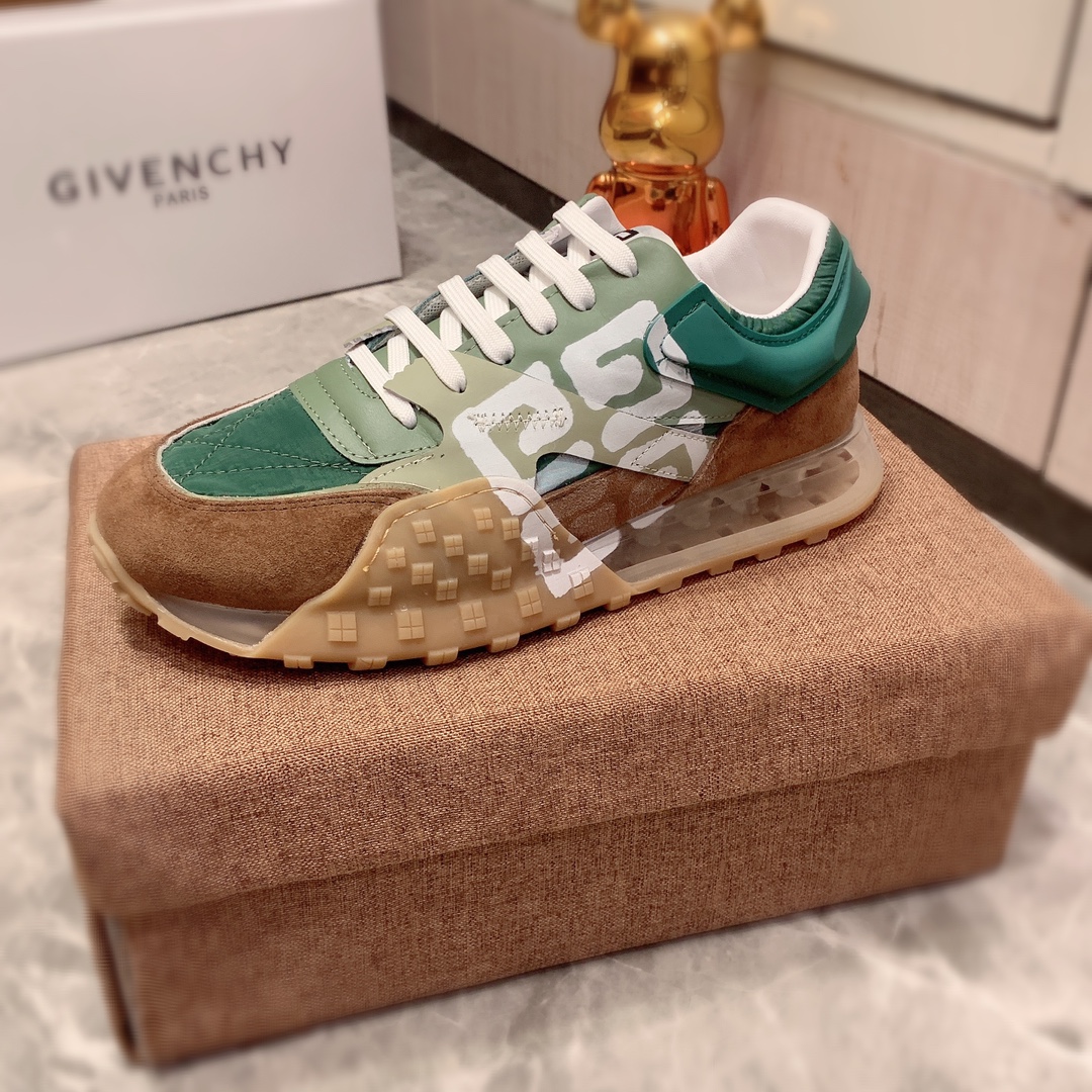 K0      Givenchy 纪梵希   最新爆款休闲鞋，顶端品牌 奢侈～代购，顶级～质量。专柜同卖产品 鞋面選用进口透气原版磨砂牛皮搭配3D打印材质透气羊皮内里精细做工。原版个性时尚柔软橡膠耐磨防滑大底，上脚轻巧舒适，实物拍摄實物更好看， I0 1广州码: 38-44。5色可选