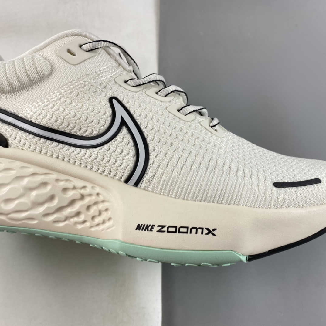 P220 Nike ZoomX Invincible Run FK 2 不可战胜慢跑鞋 DH5425-102