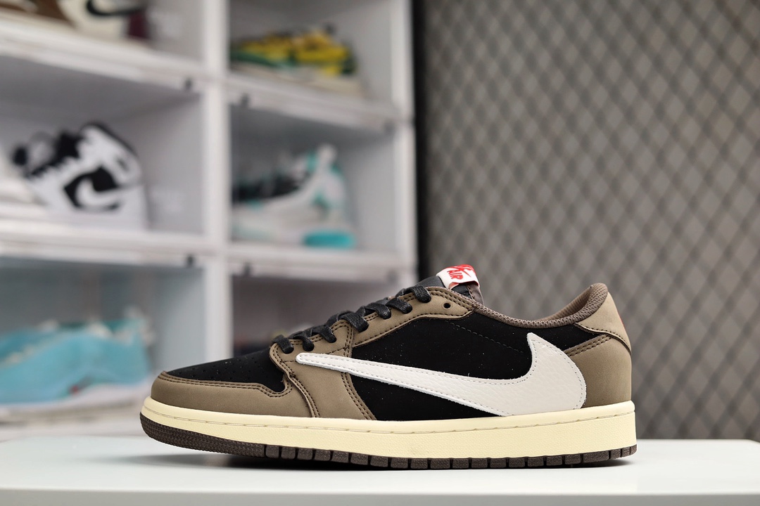 H0 公司级 当红嘻哈歌手特拉维斯·斯科特携手藤原浩主理品牌fragment design x Travis Scott x Nike Air Jordan 1 Low OG SP”Military Blue”AJ1乔丹一代经典低帮文化百搭休闲运动篮球鞋“TS藤原浩联名闪电倒钩”采用同源一致全荔枝纹头层皮革鞋面材质中底注胶孔及缜密中底拉帮工艺内置气垫及耐磨橡胶大底