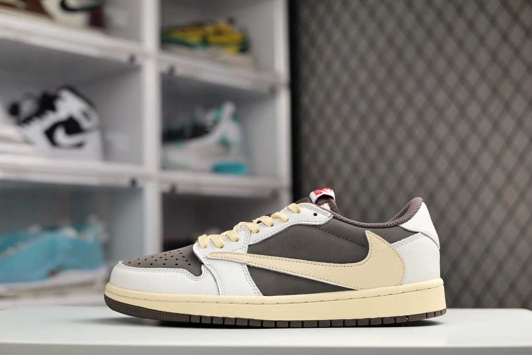 H0 公司级 当红嘻哈歌手特拉维斯·斯科特携手藤原浩主理品牌fragment design x Travis Scott x Nike Air Jordan 1 Low OG SP”Military Blue”AJ1乔丹一代经典低帮文化百搭休闲运动篮球鞋“TS藤原浩联名闪电倒钩”采用同源一致全荔枝纹头层皮革鞋面材质中底注胶孔及缜密中底拉帮工艺内置气垫及耐磨橡胶大底