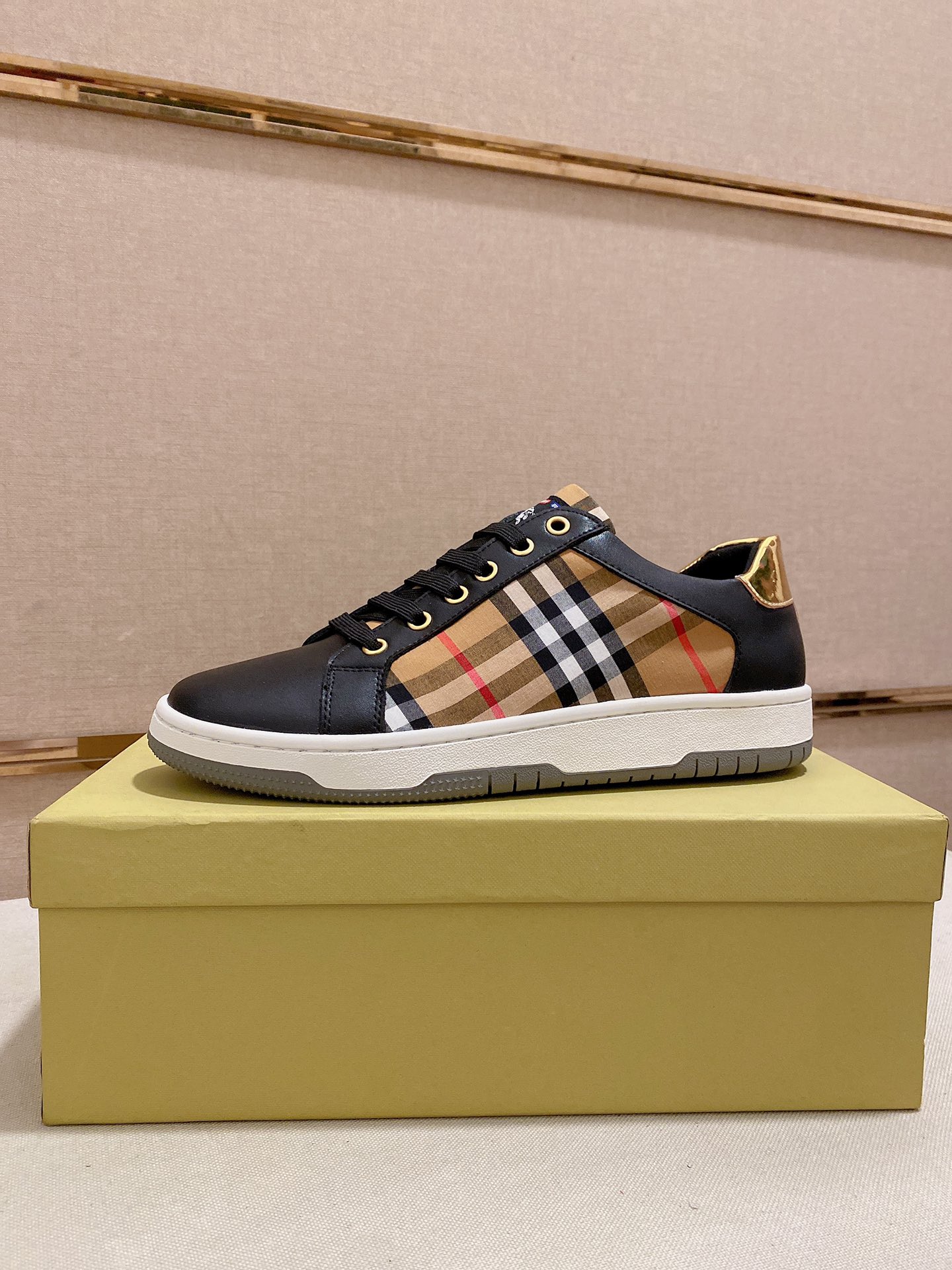 I5 专柜同步BURBERRY 巴宝莉 Burberry  顶级代购同步发售正