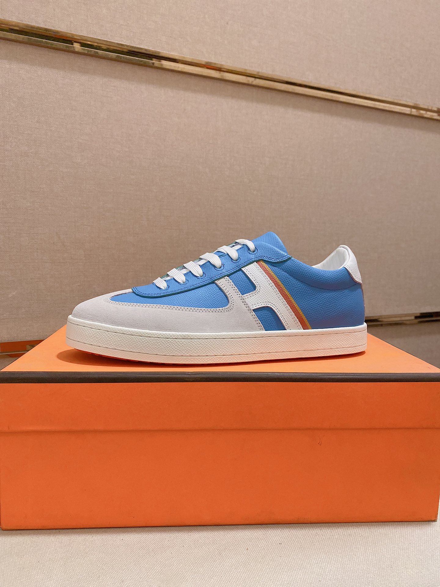 L0 HERMES经典原单版本 Hermes 爱马仕 ；顶级代购男士最新专柜同步发售，意大利进口原版掌纹牛皮凸显高端·贵气·档次做工考究意大利进口水染牛皮内里鞋底：原厂特供原版底，独家双层活动·TPR·橡胶·组合成型大底;超级·舒适·耐磨·防滑·环保 实物拍摄实物更漂亮高品质·跟单货可随意进出专柜＊