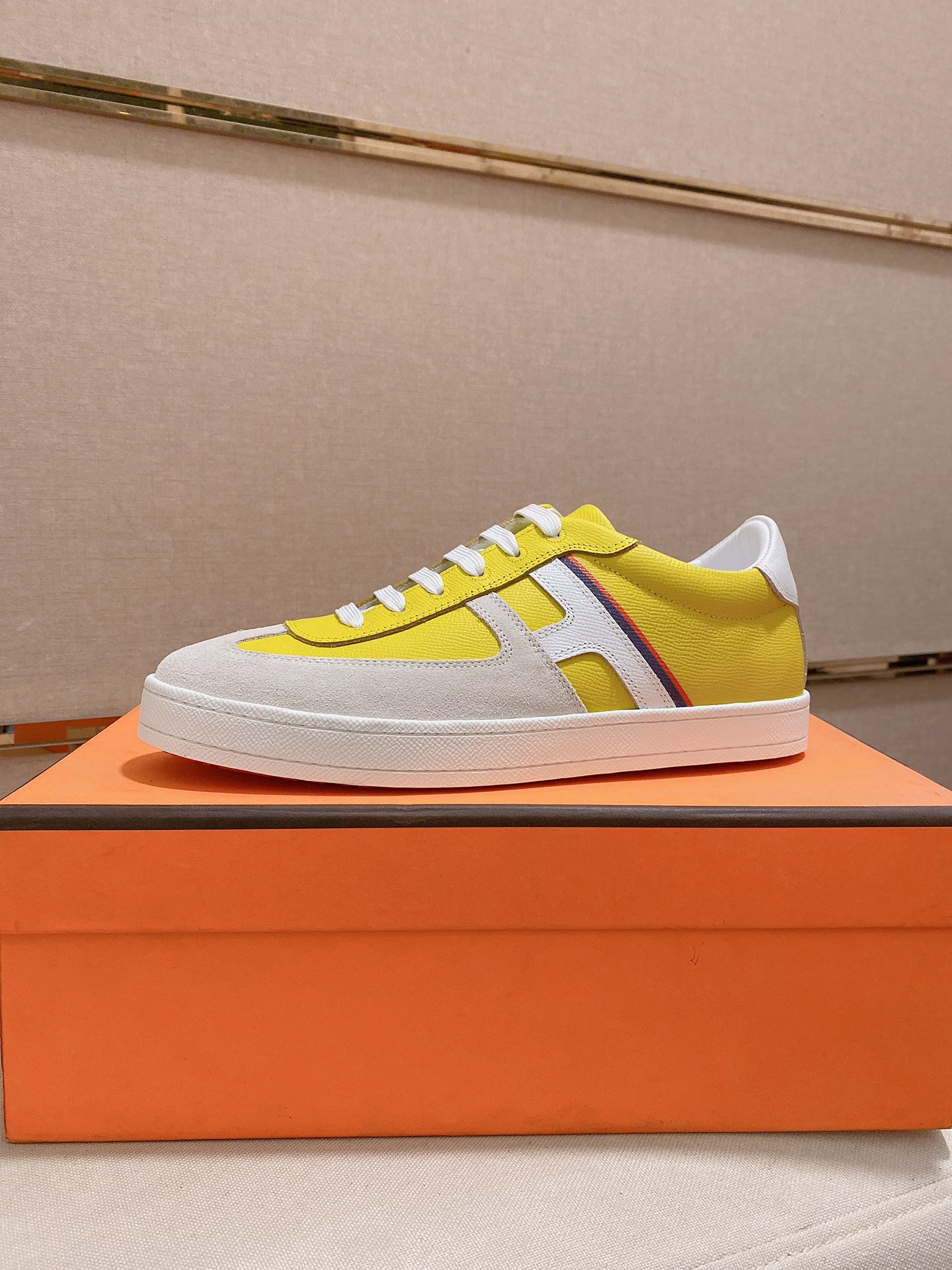 L0 HERMES经典原单版本 Hermes 爱马仕 ；顶级代购男士最新专柜同步发售，意大利进口原版掌纹牛皮凸显高端·贵气·档次做工考究意大利进口水染牛皮内里鞋底：原厂特供原版底，独家双层活动·TPR·橡胶·组合成型大底;超级·舒适·耐磨·防滑·环保 实物拍摄实物更漂亮高品质·跟单货可随意进出专柜＊