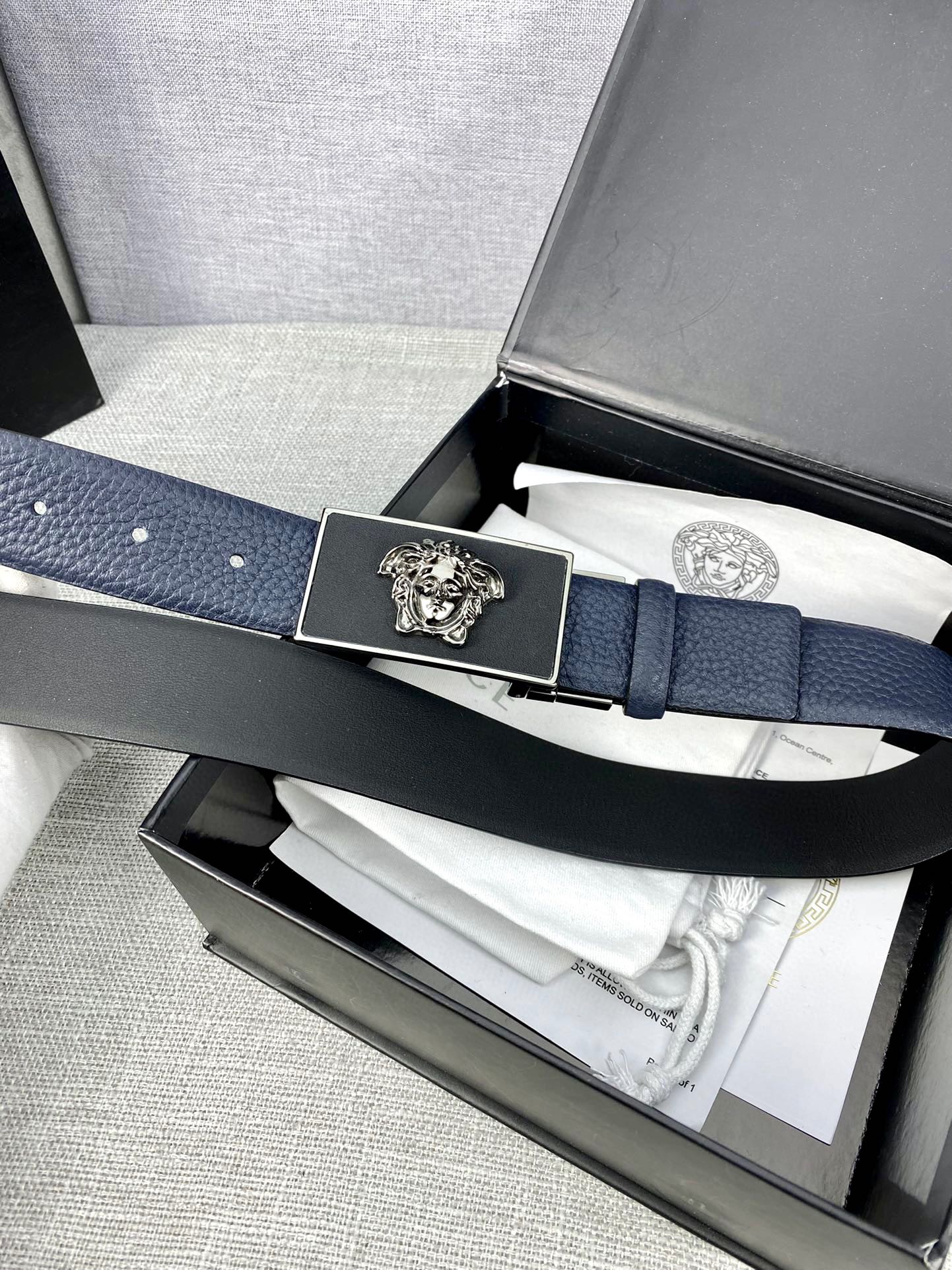 Versace 3D Medusa Belt from Palazzo Series: Ancient Greek Style with Modern Twist - 图片 6
