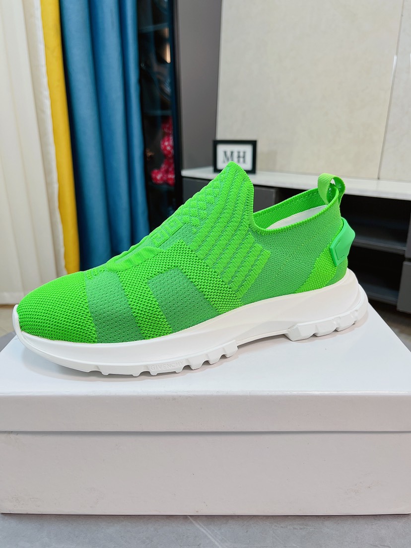 J0  Givenchy  纪梵希  ·高端版本 专柜同步发售鞋面：意大利进口品牌logo印花布匹 尽显奢华，羊皮内里加上双层组合，脚感舒适，鞋底：原厂特供气垫tup发泡大底，轻便，舒适，随意进出专柜