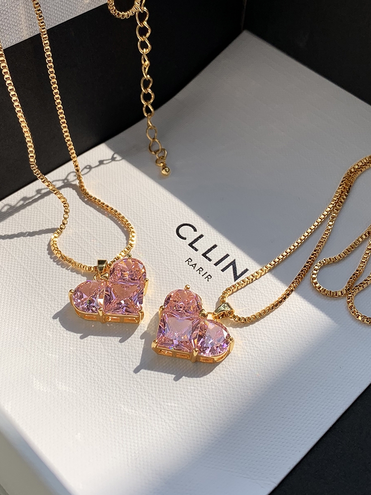 Celine Chunky Cuban Chain Necklace: Unisex Bold Gold Link Design 7 a1661071662680 1537