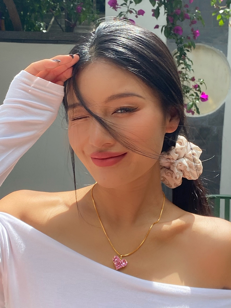 Celine Chunky Cuban Chain Necklace: Unisex Bold Gold Link Design 10 a1661071662699 7180