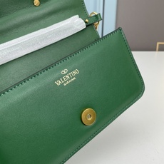 小号VALENTINO MINI LOCÒ仿水晶装饰手袋-VLogo Signature施华洛世奇®仿水 小号VALENTINO MINI LOCÒ仿水晶装饰手袋-VLogo Signature施华洛世奇®仿水
