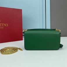 小号VALENTINO MINI LOCÒ仿水晶装饰手袋-VLogo Signature施华洛世奇®仿水 小号VALENTINO MINI LOCÒ仿水晶装饰手袋-VLogo Signature施华洛世奇®仿水