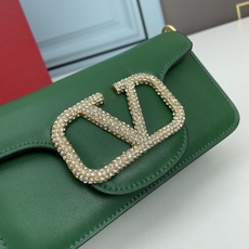 小号VALENTINO MINI LOCÒ仿水晶装饰手袋-VLogo Signature施华洛世奇®仿水 小号VALENTINO MINI LOCÒ仿水晶装饰手袋-VLogo Signature施华洛世奇®仿水