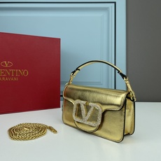 小号VALENTINO MINI LOCÒ仿水晶装饰手袋-VLogo Signature施华洛世奇®仿水 小号VALENTINO MINI LOCÒ仿水晶装饰手袋-VLogo Signature施华洛世奇®仿水