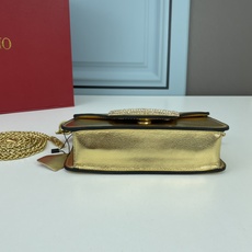 小号VALENTINO MINI LOCÒ仿水晶装饰手袋-VLogo Signature施华洛世奇®仿水 小号VALENTINO MINI LOCÒ仿水晶装饰手袋-VLogo Signature施华洛世奇®仿水