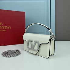 小号VALENTINO MINI LOCÒ仿水晶装饰手袋-VLogo Signature施华洛世奇®仿水 小号VALENTINO MINI LOCÒ仿水晶装饰手袋-VLogo Signature施华洛世奇®仿水