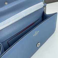 大号VALENTINO MINI LOCÒ仿水晶装饰手袋-VLogo Signature施华洛世奇®仿水 大号VALENTINO MINI LOCÒ仿水晶装饰手袋-VLogo Signature施华洛世奇®仿水