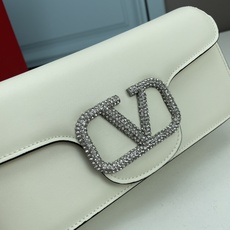 大号VALENTINO MINI LOCÒ仿水晶装饰手袋-VLogo Signature施华洛世奇®仿水 大号VALENTINO MINI LOCÒ仿水晶装饰手袋-VLogo Signature施华洛世奇®仿水